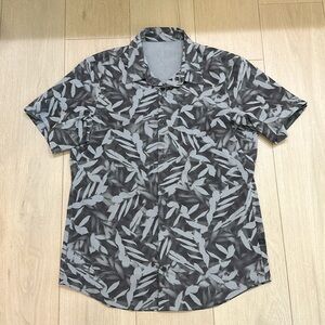 Men’s lululemon button down shirt